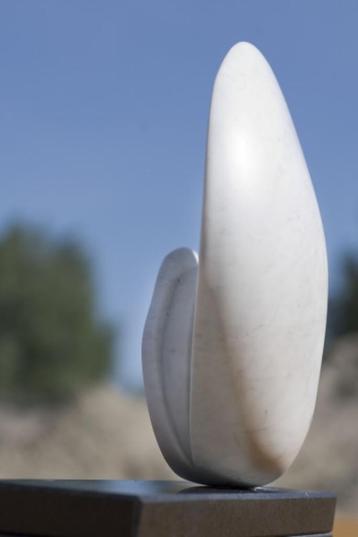 Beeld carrara marmer beschikbaar voor biedingen