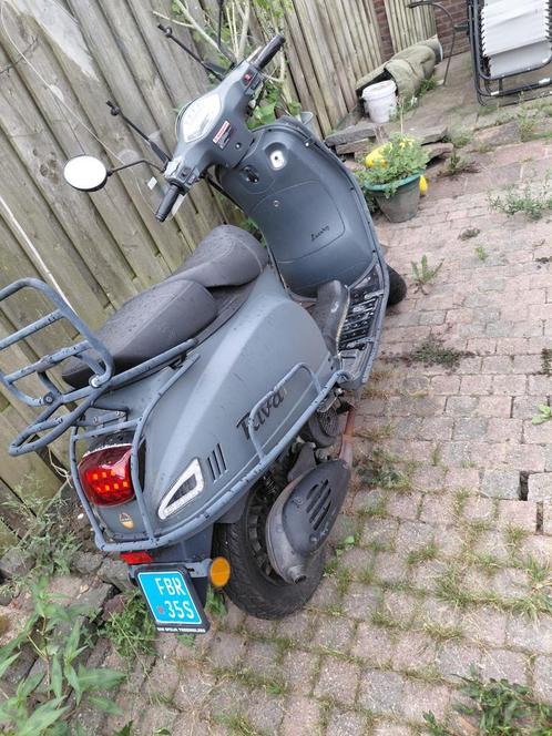 Riva scooter, Fietsen en Brommers, Snorfietsen en Snorscooters, Gebruikt, Overige merken, Ophalen