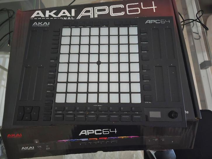 Akai APC64 MIDI Controller - Zo goed als nieuw!, Muziek en Instrumenten, Midi-apparatuur, Zo goed als nieuw, Ophalen of Verzenden