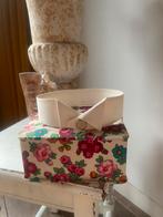 Gestofferd oud doosje, halsboord, 12 halsboord knoopjes, Ophalen of Verzenden