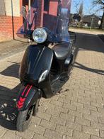 Scooter zwart, Fietsen en Brommers, Snorfietsen en Snorscooters, Overige merken, Gebruikt, Ophalen of Verzenden, Benzine