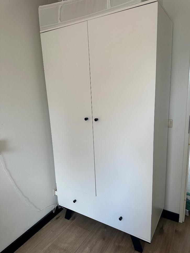 Kledingkast + commode, Kinderen en Baby's, Kinderkamer | Commodes en Kasten, Zo goed als nieuw, Commode, 105 cm of meer, 100 cm of meer