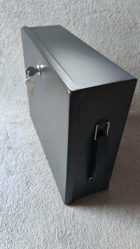 Masterlock 7149EURD geldkist, safe, kluis - draagbaar, Huis en Inrichting, Brandblussers en Brandkasten, Zo goed als nieuw, Ophalen of Verzenden