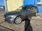 BMW 3 Serie Touring 318i Business Line Airco! PANO! 190DKM!, Achterwielaandrijving, Zwart, Handgeschakeld, 1405 kg