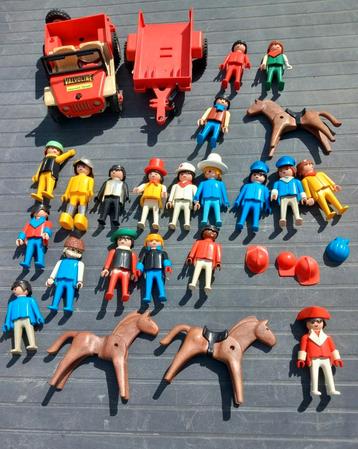 Heel groot lot playmobil + playmobil auto beschikbaar voor biedingen