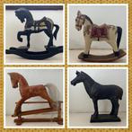 Vier mooie oude paardenbeelden van hout en aardenwerk., Ophalen of Verzenden