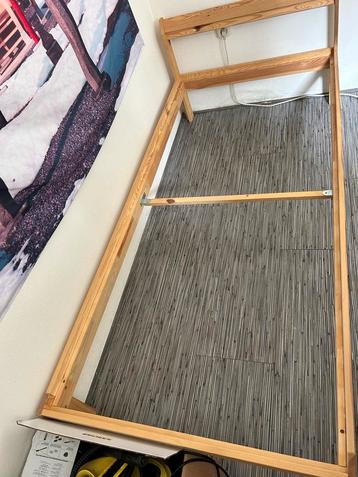 Bed frame and support beschikbaar voor biedingen