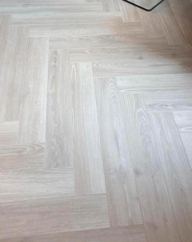 Visgraat laminaat circa 50 m2, Doe-het-zelf en Verbouw, Vloerdelen en Plavuizen, Gebruikt, Laminaat, Hout, 50 tot 150 cm, 10 tot 30 cm