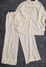 Butter yellow / beige two piece set m, Maat 38/40 (M), Kostuum of Pak, Beige, Nieuw