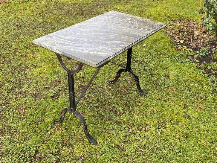 Gietijzeren bistrotafel met marmeren blad – Franse stijl, Tuin en Terras, Tuintafels, Zo goed als nieuw, Rechthoekig, Metaal, Ophalen