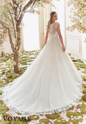 Trouwjurk maat 38/40 a lijn beschikbaar voor biedingen