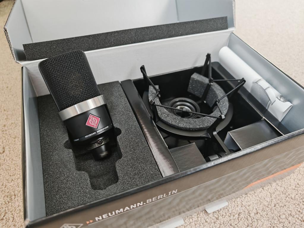 Neumann TLM 102 Zwart met EA-4 Shockmount – Nieuw, Ophalen of Verzenden, Nieuw, Studiomicrofoon