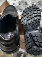 Zwarte Bata Industrials Werkschoenen - Maat 42, Zwart, Ophalen of Verzenden, Zo goed als nieuw, Werkschoenen