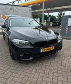 BMW 5-Serie 3.0 I 523 AUT 2010 Zwart, Auto's, Achterwielaandrijving, 2000 kg, Origineel Nederlands, Bedrijf
