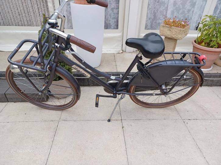 26 inch omafiets/damesfiets  Met rekje voorop 65 €, Fietsen en Brommers, Fietsen | Dames | Omafietsen, Gebruikt, Handrem, Versnellingen
