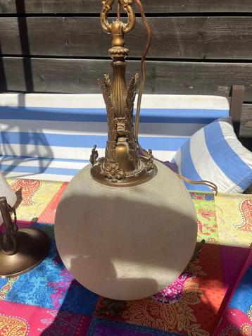 Antieke bronzen/messing hanglamp met glazen kap ca.1910-1930 beschikbaar voor biedingen