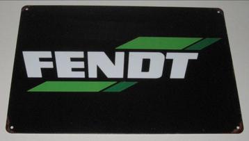 FENDT TRACTOR : Metalen Bord Logo FENDT Tractor beschikbaar voor biedingen