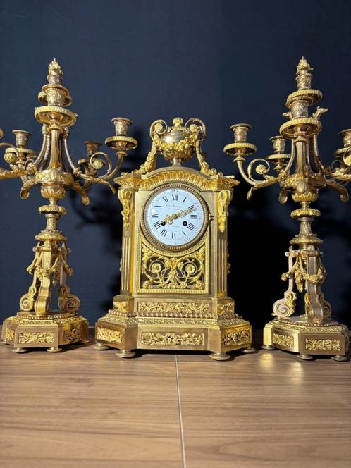 Antieke Franse Bronzen Regency Stijl Pendule met Kandelaren, Antiek en Kunst, Antiek | Klokken, Ophalen of Verzenden