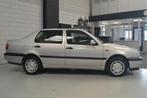 Volkswagen Vento 1.8 GL // 46.000 km // LEDER // OPEN DAK //, Auto's, Oldtimers, Stoelverwarming, Zwart, Volkswagen, Bedrijf