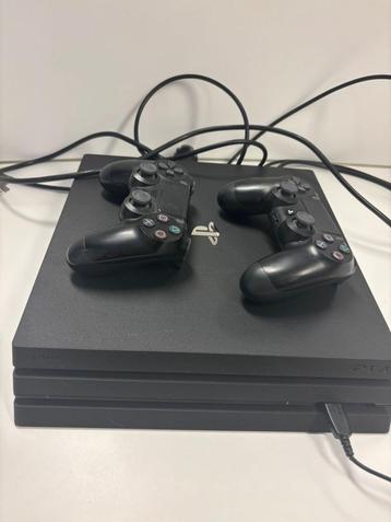 PlayStation 4 Pro 1TB + 2 Controllers – Klaar om te gamen! beschikbaar voor biedingen