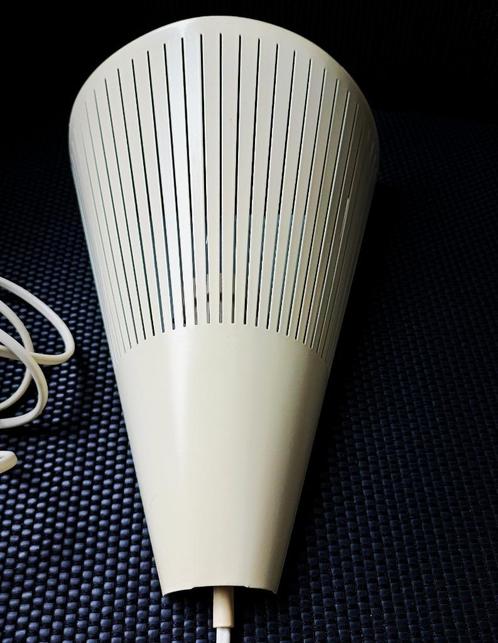 wandlamp (Scandinavisch Design (Klyka ) van IKEA 90'/er), Huis en Inrichting, Lampen | Wandlampen, Zo goed als nieuw, Kunststof