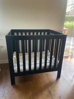 Zwarte box met boxmatras en evt boxdeken, Kinderen en Baby's, Boxen, Ophalen, Gebruikt, Rechthoekig, In hoogte verstelbaar