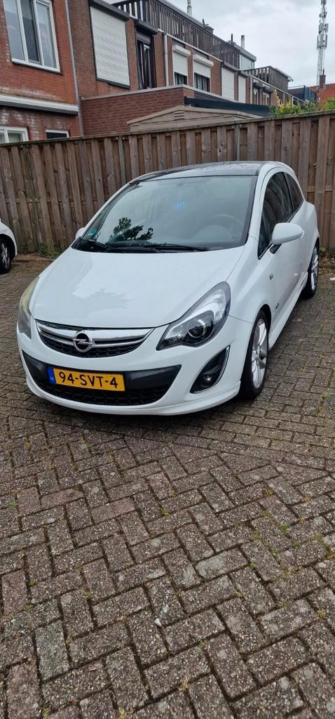 Opel Corsa 1.4 16V 3D 2011 Wit, Auto's, Opel, Corsa, Benzine, B, Hatchback, Handgeschakeld, Origineel Nederlands, Wit, Voorwielaandrijving