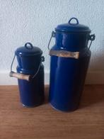 Twee cobalt blauwe melkbusen, Antiek en Kunst, Ophalen of Verzenden
