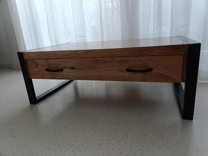 lndustriële salontafel mangohout met 2 lades, Huis en Inrichting, Tafels | Salontafels, Zo goed als nieuw, Minder dan 50 cm, 50 tot 100 cm