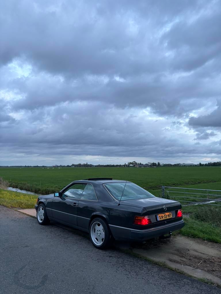 Mercedes-Benz w124 c124 230 handgeschakeld., Auto's, Mercedes-Benz, Particulier, 200-Serie, ABS, Bluetooth, Centrale vergrendeling