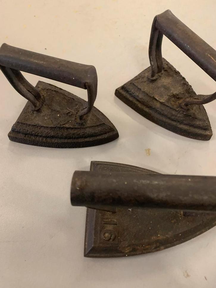 Oude Strijkijzers - Decoratie of Verzameling, Antiek en Kunst, Antiek | Emaille, Ophalen of Verzenden