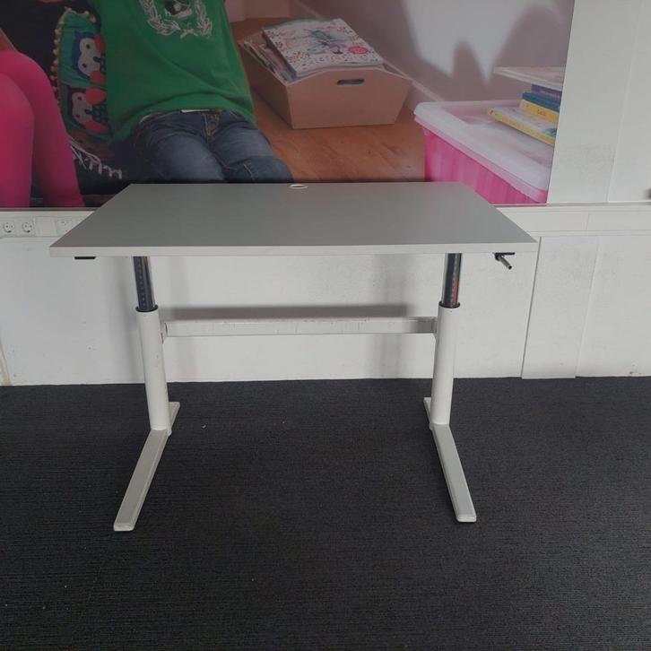 Palmberg bureau met slinger en kabelgoot 120x80 cm, 20stuks, Huis en Inrichting, Bureaus, Gebruikt, Bureau, In hoogte verstelbaar