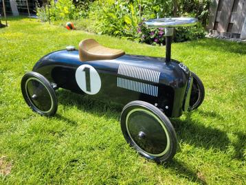 Retro loopauto beschikbaar voor biedingen