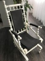 Schommelstoel wit met grijze bekleding, Ophalen, Gebruikt, Hout