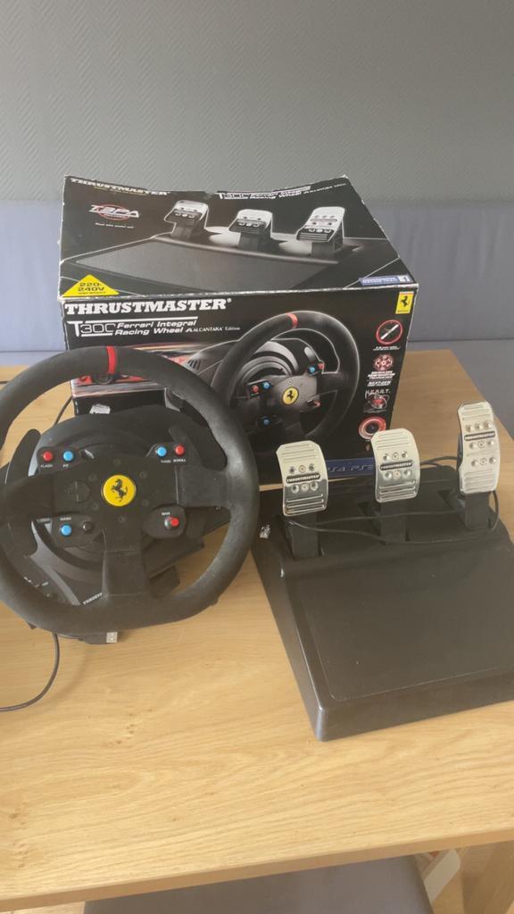 Thrustmaster T300 Ferrari Alcantara + extra’s, Spelcomputers en Games, Spelcomputers | Sony PlayStation Consoles | Accessoires