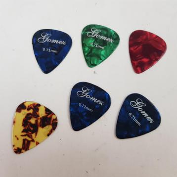 Plectrum gitaar || voor €0,99 beschikbaar voor biedingen