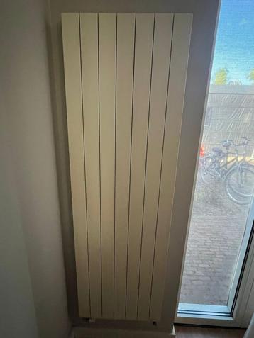 Design radiator beschikbaar voor biedingen