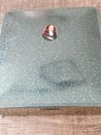 Goudkleurig sigarendoosje Willem 2, Verzamelen, Ophalen of Verzenden, Zo goed als nieuw, Sigarenbandjes