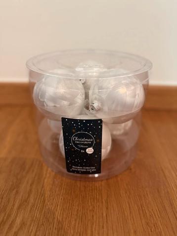 Witte kerstballen echt glas 6st. beschikbaar voor biedingen