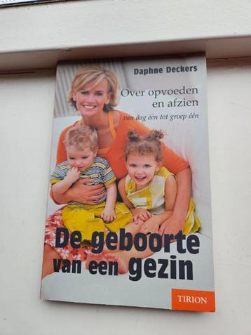 Nieuw boek De geboorte van een gezin Daphne Deckers beschikbaar voor biedingen