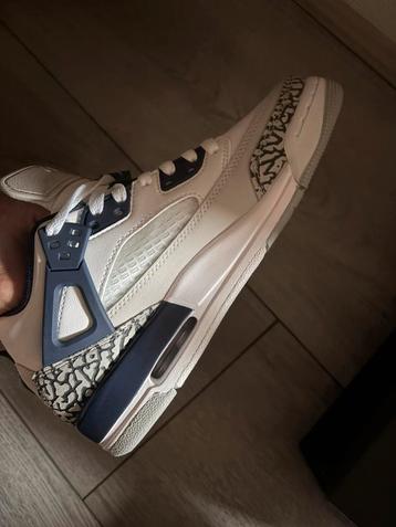 Jordan Spizike Low Midnight Navy – maat 38 – nieuw in doos beschikbaar voor biedingen