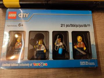 Lego limited edition exclusieve at toysrus  beschikbaar voor biedingen