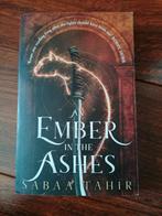 An Ember in the Ashes - Sabaa Tahir (Engels), Ophalen of Verzenden, Zo goed als nieuw, Sabaa Tahir