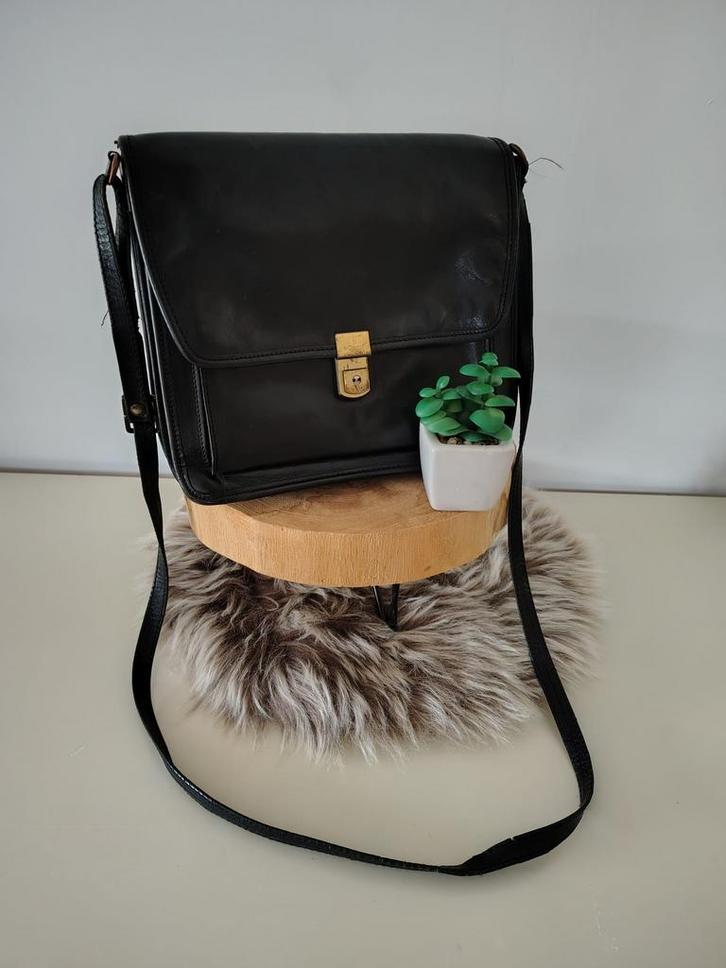 Royal vintage leren schoudertas jaren 70/80, Sieraden, Tassen en Uiterlijk, Tassen | Damestassen, Zo goed als nieuw, Schoudertasje