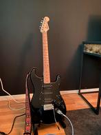 Zwarte Squier Stratocaster, Ophalen of Verzenden, Gebruikt, Solid body, Fender
