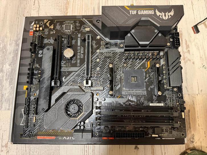 Asus TUF GAMING X570-PLUS (WI-FI) AM4 moederbord, Computers en Software, Moederborden, Gebruikt, AMD, DDR4, Ophalen