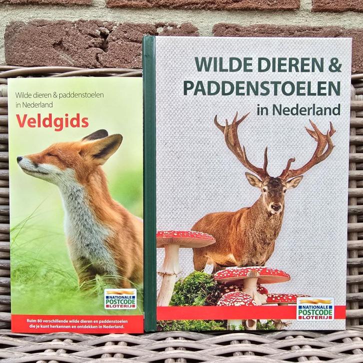 Boek Wilde dieren & paddenstoelen in Nederland + Veldgids, Boeken, Natuur, Nieuw, Natuur algemeen, Ophalen of Verzenden