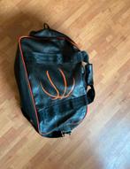 Sportas/reistas met basketbal erop, Ophalen, Zo goed als nieuw