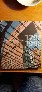 Boek: gezichten van justitie 1798-1998, 20e eeuw of later, Ophalen of Verzenden, Zo goed als nieuw, William rothuizen