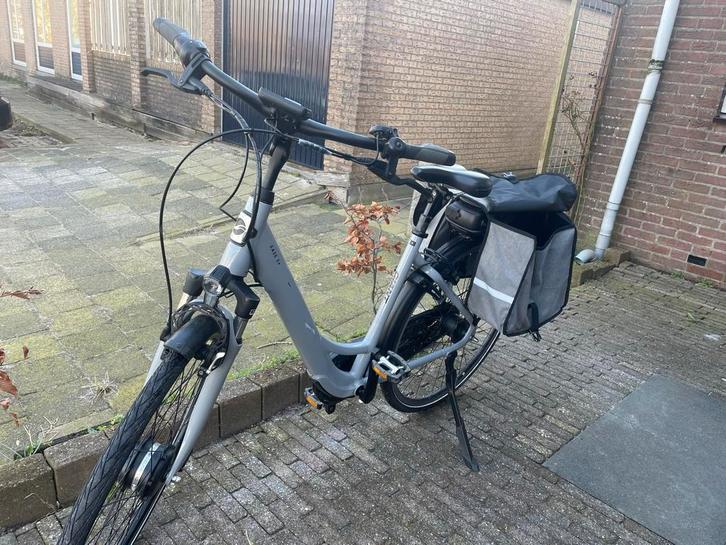 Electrische fiets Maat M dames, Fietsen en Brommers, Elektrische fietsen, Gebruikt, Giant, Minder dan 30 km per accu, Ophalen